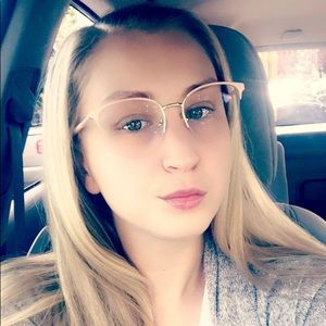 Meet your Posher, Carly